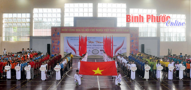 Quang cảnh lễ khai mạc hội thao ngành ngân hàng tỉnh Bình Phước năm 2015