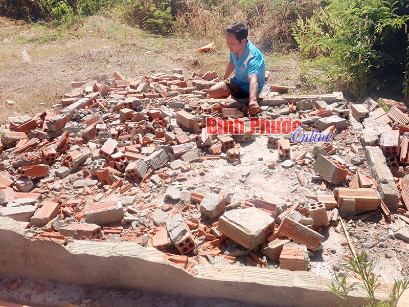 Công trình ông Hùng xây dựng vi phạm hành lang bảo vệ hồ thủy lợi Lộc Quang bị đập bỏ