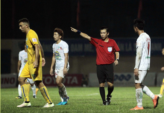 Thanh Hóa, HAGL, Thanh Hóa 2-1 HAGL, Toyota V-League 2016, trọng tài Nguyễn Đức Vũ