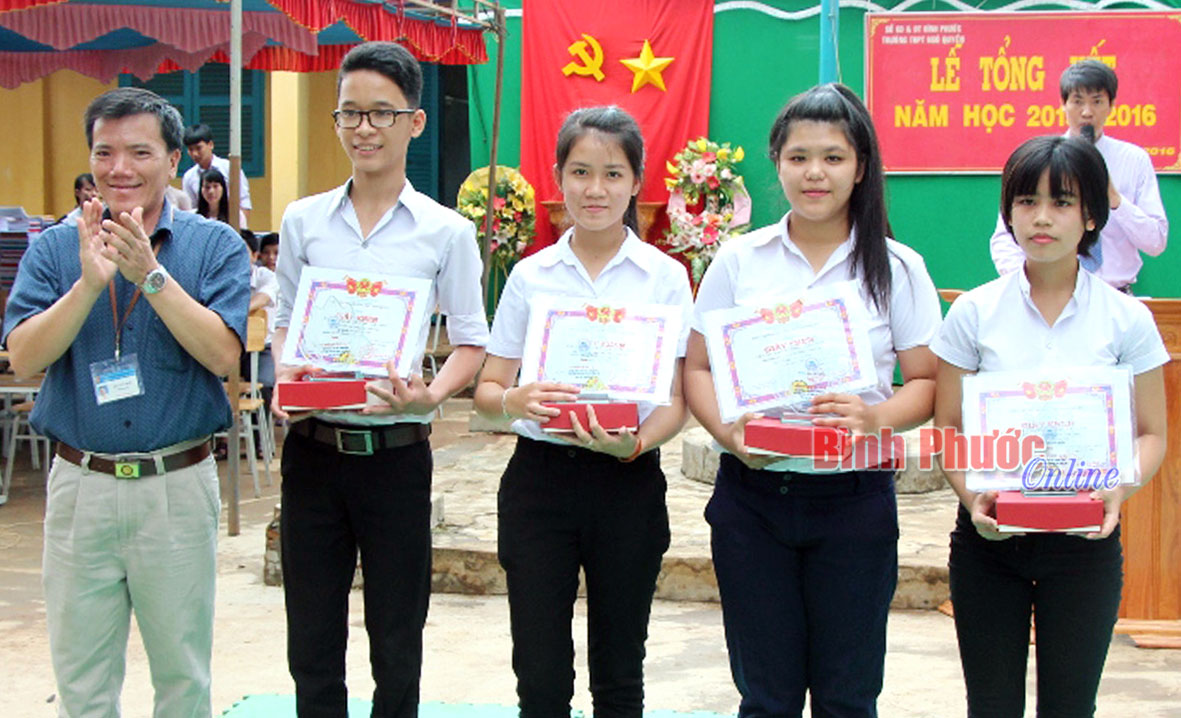 4 học sinh của trường đoạt huy chương đồng kỳ thi Toán Violympic cấp quốc gia năm học 2015-2016