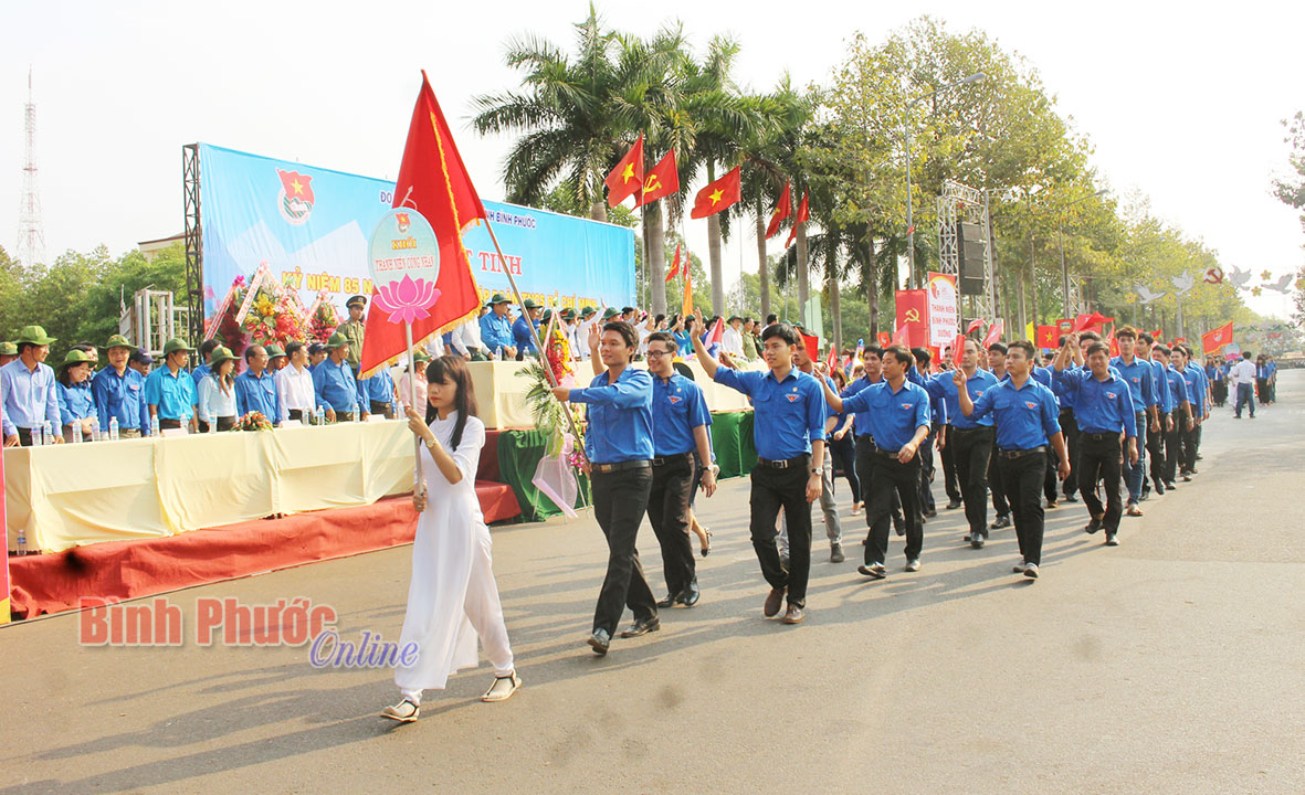 ĐVTN diễu hành biểu dương lực lượng khẳng định sự lớn mạnh, đoàn kết, quyết tâm của tổ chức đoàn