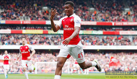 Arsenal, Alex Iwobi, Arsenal tăng lương Iwobi, Arsenal giữ chân Iwobi, chuyen nhuong Arsenal Watford, Phao thu