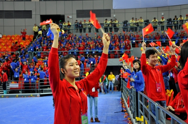 6.000 đại biểu Trung Quốc và gần 1.000 diễn viên nồng nhiệt chào mừng Đoàn Việt Nam