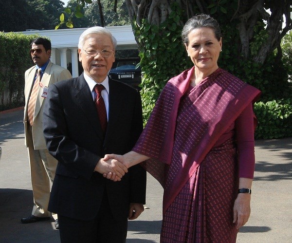 Tổng Bí thư Nguyễn Phú Trọng hội kiến Chủ tịch Đảng Quốc Đại Ấn Độ (INC) Sonia Gandhi, tại thủ đô New Delhi, sáng 20/11.