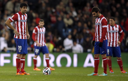 Atletico Madrid thua Real Madrid 0-3 ở lượt đi bán kết Cúp Nhà vua