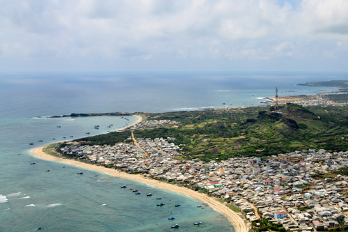 Làng chài của người dân Phú Quý.