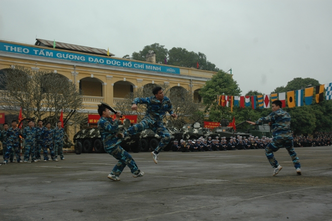 Tại Lễ ra quân huấn luyện, các đơn vị của Lữ đoàn đã tổ chức diễu hành, tổ chức biểu diễn võ thuật với những màn đối kháng thể hiện sức mạnh của các chiến sĩ HQĐB.