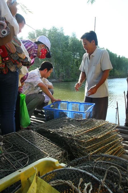 Được tìm hiểu và thưởng thức hải sản nuôi trồng tại vùng đất Mũi.