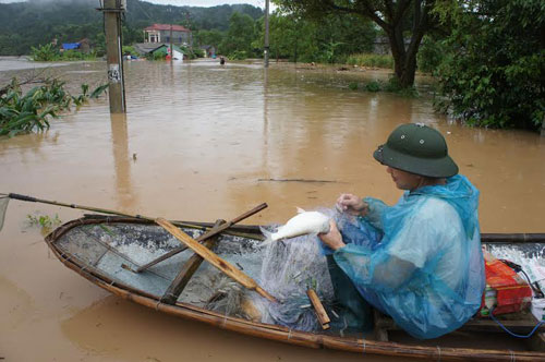 Lạng Sơn chìm trong lũ