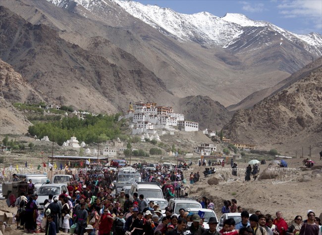 Ladakh là nơi được coi như Vương quốc tiểu Tây Tạng trên đất Ấn Độ bởi có địa hình, khí hậu, nếp sống và văn hóa tương đồng