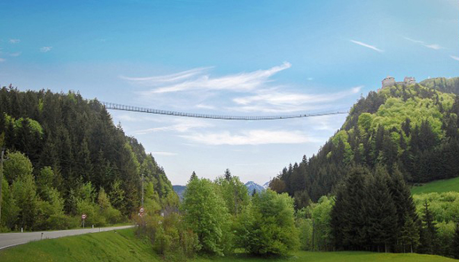 Cầu Highline179 nằm ở Reutte, Áo, dài 403 m, cao 110 m, nối liền lâu đài Ehrenberg với khu vực xung quanh. Công trình dự kiến sẽ mở cửa vào tháng 11/2014.