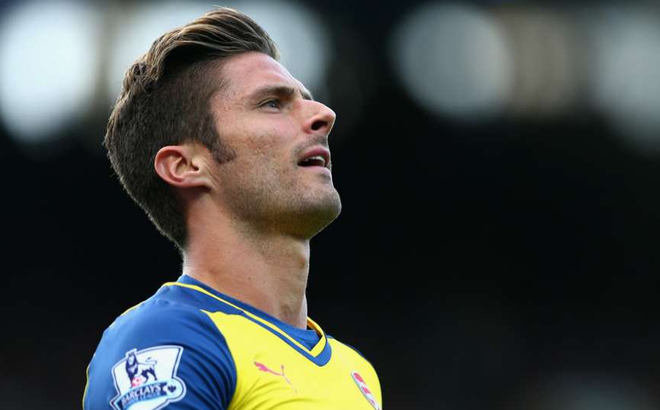 Giroud bị rạn xương ống chân trong trận gặp Everton cuối tháng 8. Đến tháng 1 năm sau may ra tiền đạo này mới trở lại.