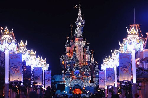 Disneyland Paris kỷ niệm ngày Chúa sinh ra đời bằng hàng loạt lễ hội khác nhau diễn ra từ ngày 9/11/2014 đến 7/1/2015.