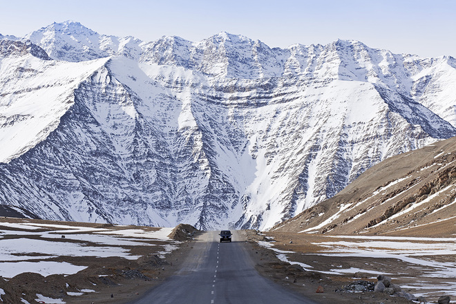 Những ngọn núi ở Ladakh - bang Jammu và Kashmir - điểm đến dễ làm dân phượt mê mẩn.