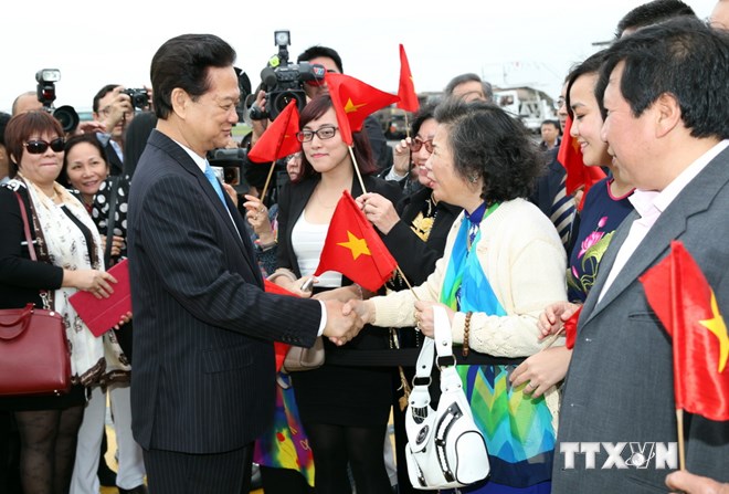 Lễ đón Thủ tướng Nguyễn Tấn Dũng tại Sân bay quân sự Brumil, Brussels