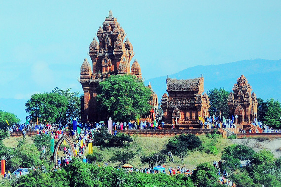 Lễ hội Katê”, Ninh Thuận (2014), tác giả Đỗ Hữu Đức.