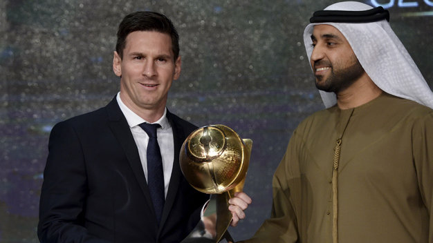 Messi nhận phần thưởng Globe Soccer Awards. Ảnh: Reuters