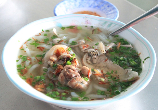 Món ngon, du lịch biển, Vũng Tàu, bánh khọt, cháo hàu, bánh canh