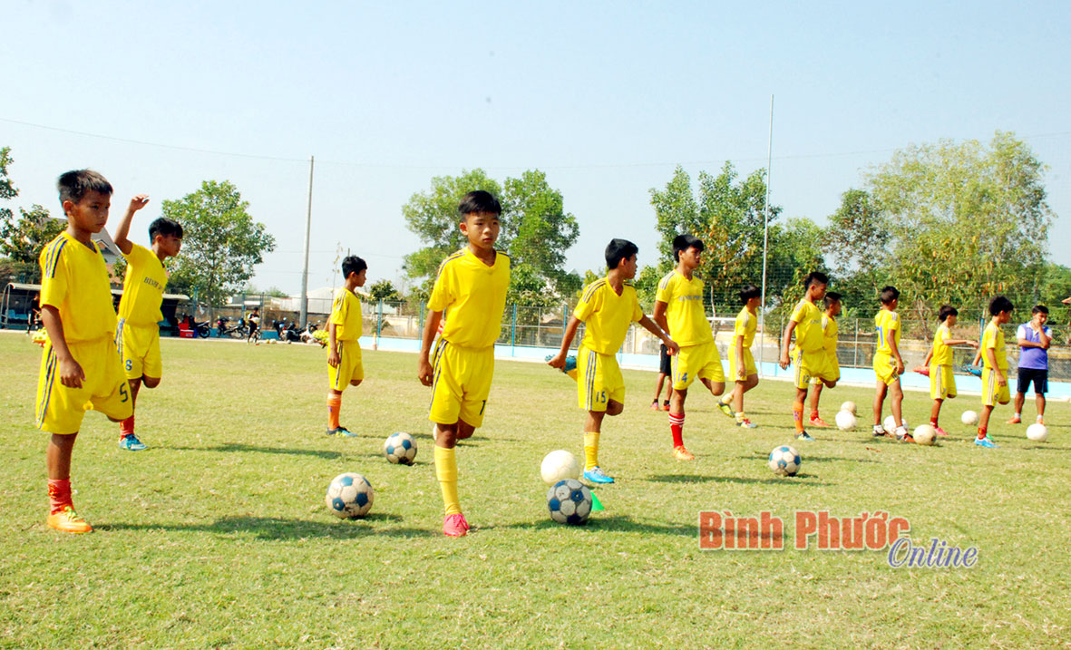 Giải bóng đá U13 và U15 Bình Phước sẽ diễn ra trong 3 ngày từ 26 đến 29-7