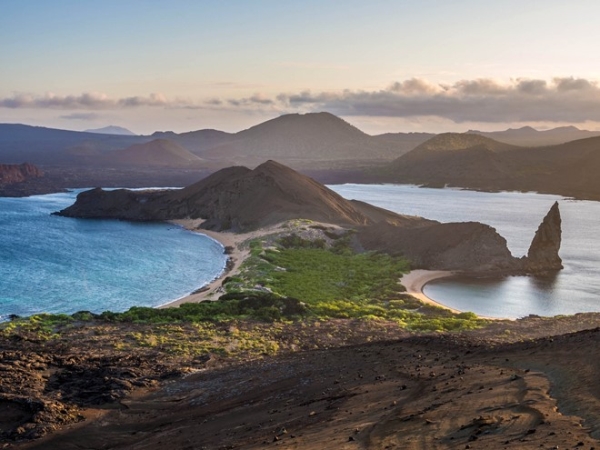 Quần đảo Galápagos, Ecuador: Quần đảo núi lửa này nằm ở Thái Bình Dương, cách bờ biển Ecuador 1.000 km. Đây được coi là một trong những điểm đến có độ đa dạng sinh học lớn nhất thế giới, với những loài cây và động vật đặc hữu.  