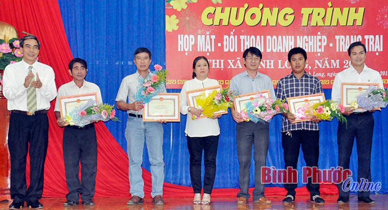 Những doanh nghiệp tiêu biểu năm 2015 được nhận giấy khen của UBND thị xã Bình Long