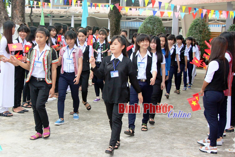 120 học sinh khối lớp 10 bước vào năm học mới 2016-2017