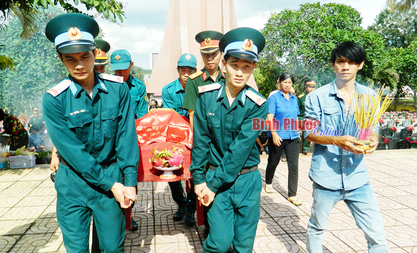 Lễ di quan hài cốt liệt sĩ  Nguyễn Quyết Thắng         