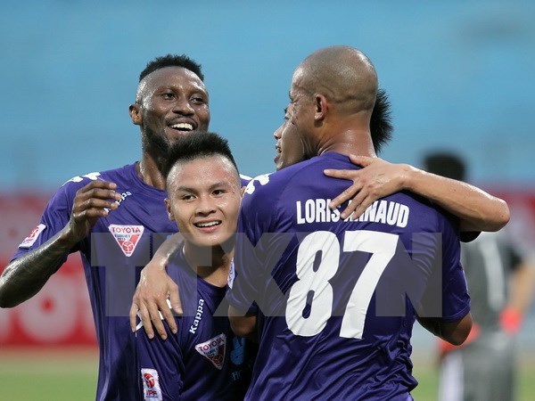 Hà Nội T&T lên ngôi đầu V-League. 