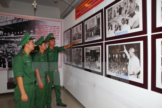 Triển lãm chuyên đề "Xây dựng nhà nước của dân, do dân, vì dân theo tư tưởng Hồ Chí Minh" tại Thừa Thiên-Huế.