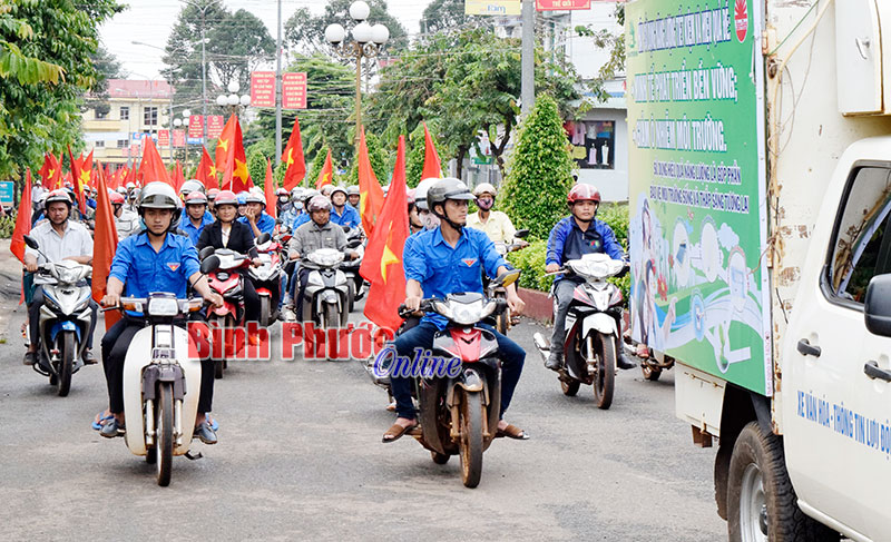 Diễu hành tuyên truyền về sử dụng năng lượng tiết kiệm và hiệu quả