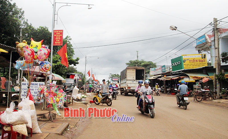 Khu vực trung tâm xã Bom Bo ngày càng sầm uất 