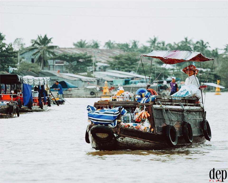 Ngày Tết ghé thăm chợ nổi miền Tây