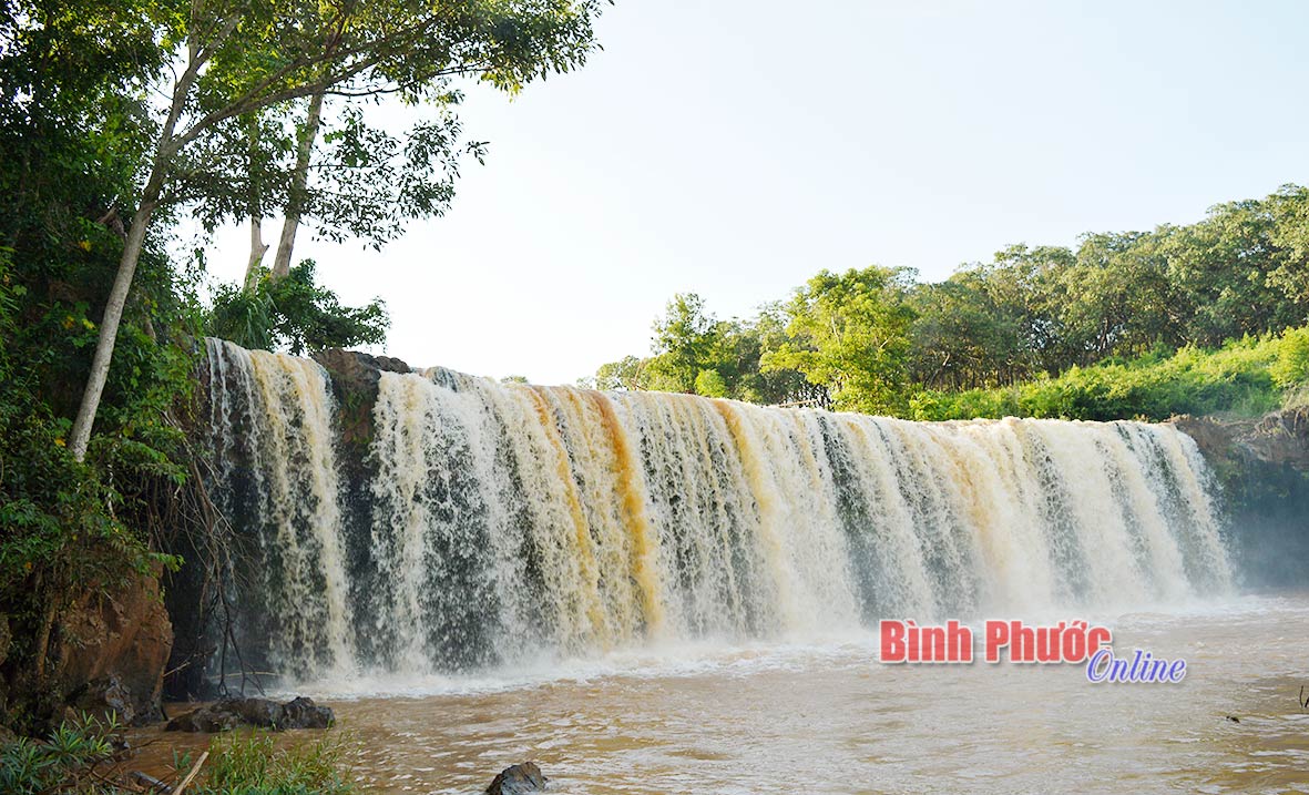 Đắk Mai hùng vĩ vào mùa mưa