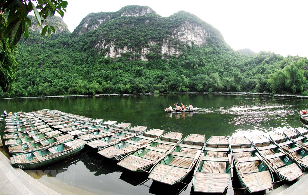 Bến đò Tràng An, nơi khách du lịch tham quan các hang động trong Quần thể danh thắng Tràng An. (Ảnh: Minh Đức/TTXVN)