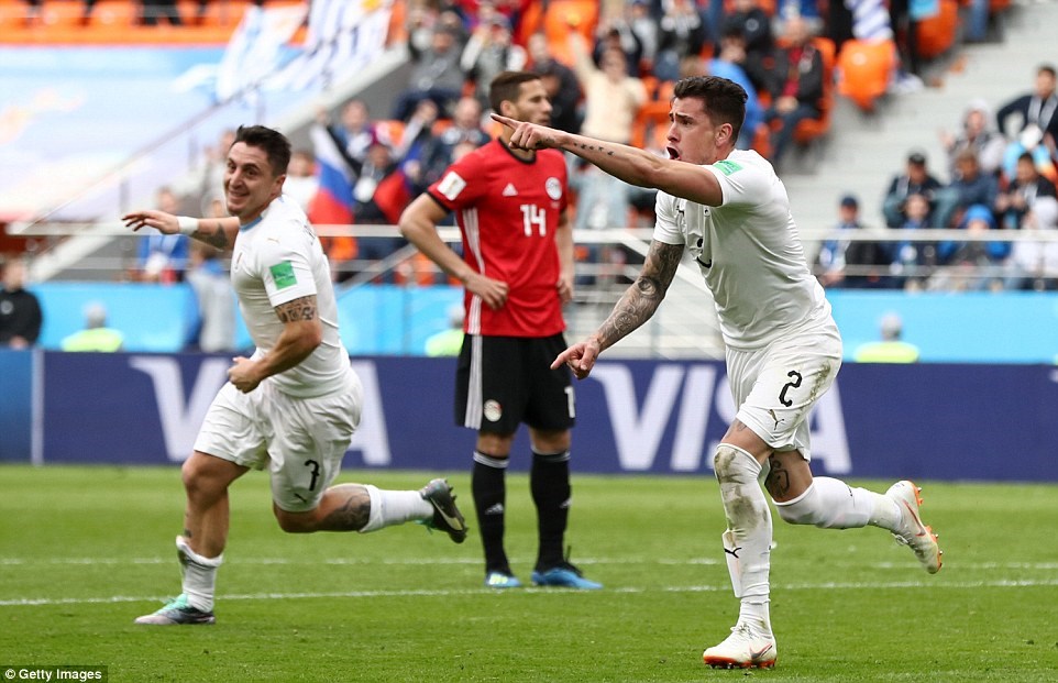 Jose Gimenez sắm vai người hùng khi ghi bàn thắng giúp Uruguay giành chiến thắng 1-0 trước Ai Cập. Đây cũng là lần đầu tiên Uruguay thắng trận ra quân tại World Cup kể từ năm 1970.