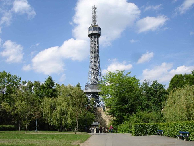 10 nơi để chiêm ngưỡng 'tháp Eiffel' mà không cần tới Pháp