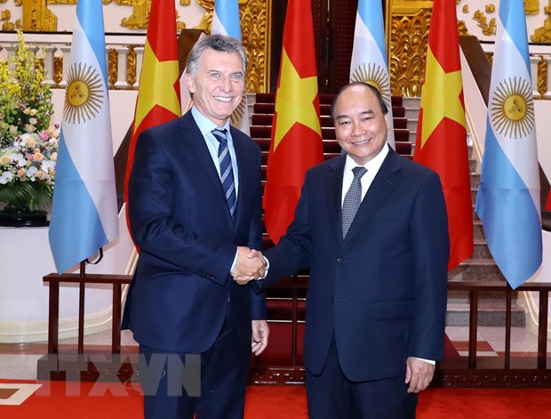 Thu tuong Nguyen Xuan Phuc hoi kien voi Tong thong Argentina hinh anh 1