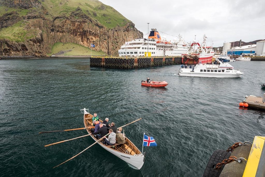 Ghềnh đá đĩa khổng lồ có hình dạng giống con voi ở Iceland