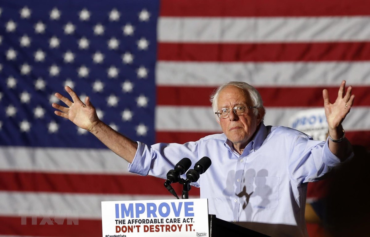 Thượng Nghị sỹ Mỹ Bernie Sanders phát biểu trước những người ủng hộ tại một sự kiện ở Covington, Kentucky. (Nguồn: AFP/TTXVN)