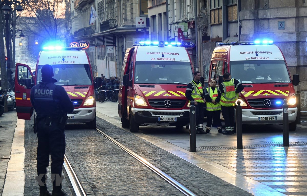 Cảnh sát Pháp làm nhiệm vụ tại Marseille. (Ảnh: AFP/ TTXVN)