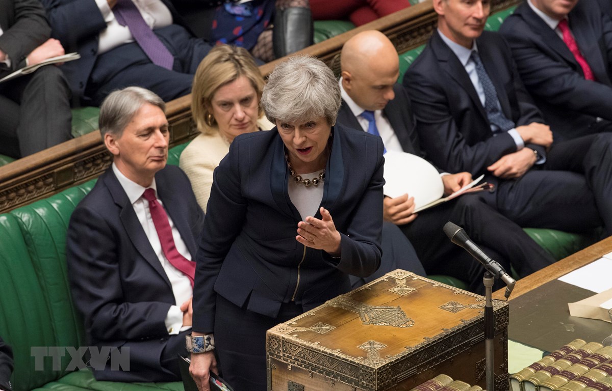 Thủ tướng Anh Theresa May (phía trước) phát biểu tại cuộc họp Hạ viện ở London ngày 3/4/2019. (Ảnh: THX/TTXVN)
