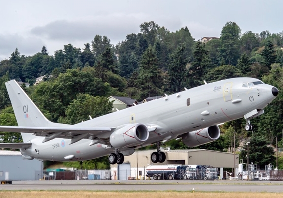 Chiếc P-8A Poseidon đầu tiên của Không quân Hoàng gia Anh