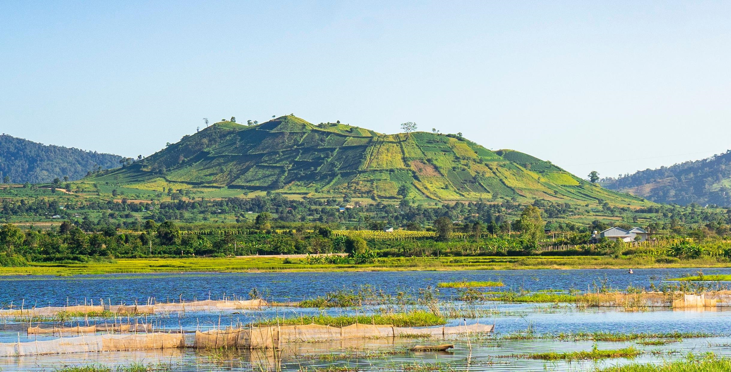 Gia Lai, noi an giau loat canh dep say long giua cao nguyen dat do hinh anh 26 