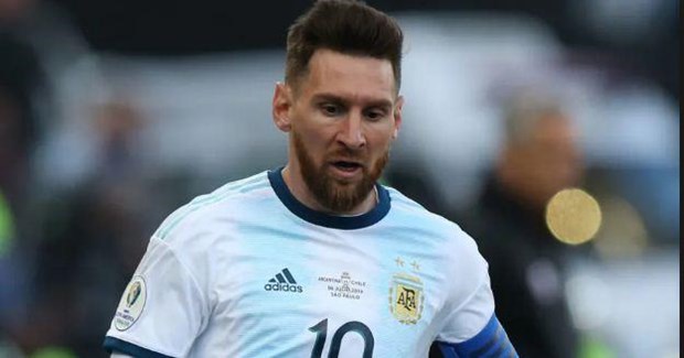 Messi bi cam thi dau va phat tien vi noi xau Lien doan Bong da Nam My hinh anh 1