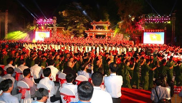 Cau truyen hinh 'Bai ca ket doan' - 50 nam thuc hien Di chuc cua Bac hinh anh 1