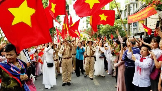 Hà Nội năm cửa ô đón mừng đoàn quân giải phóng  ảnh 5