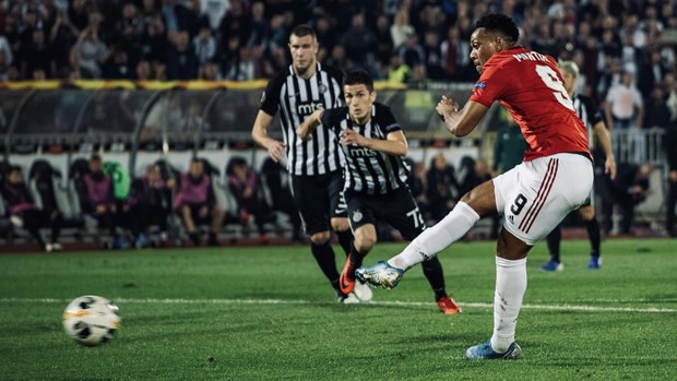 Manchester United thang nhoc nhan FK Partizan nho qua phat den hinh anh 1