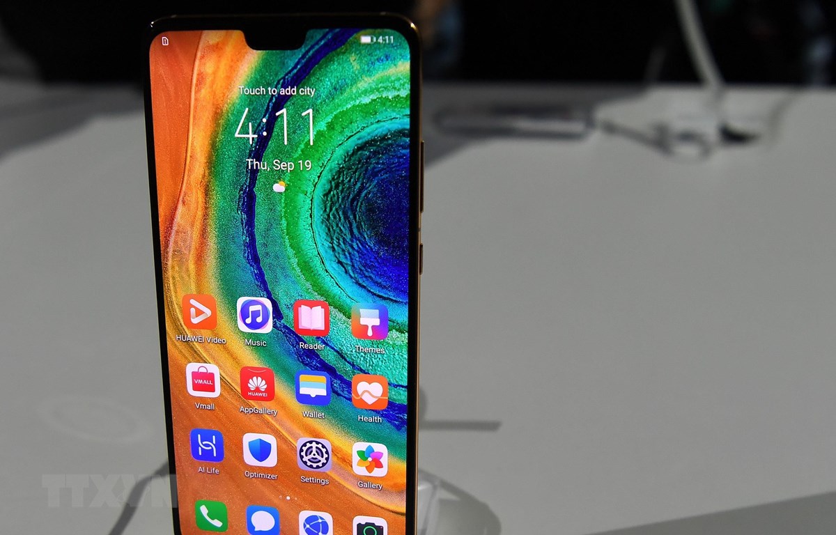 Mẫu điện thoại 5G mới Mate 30 của Huawei tại buổi ra mắt ở Munich, Đức ngày 19/9/2019. (Nguồn: THX/TTXVN)