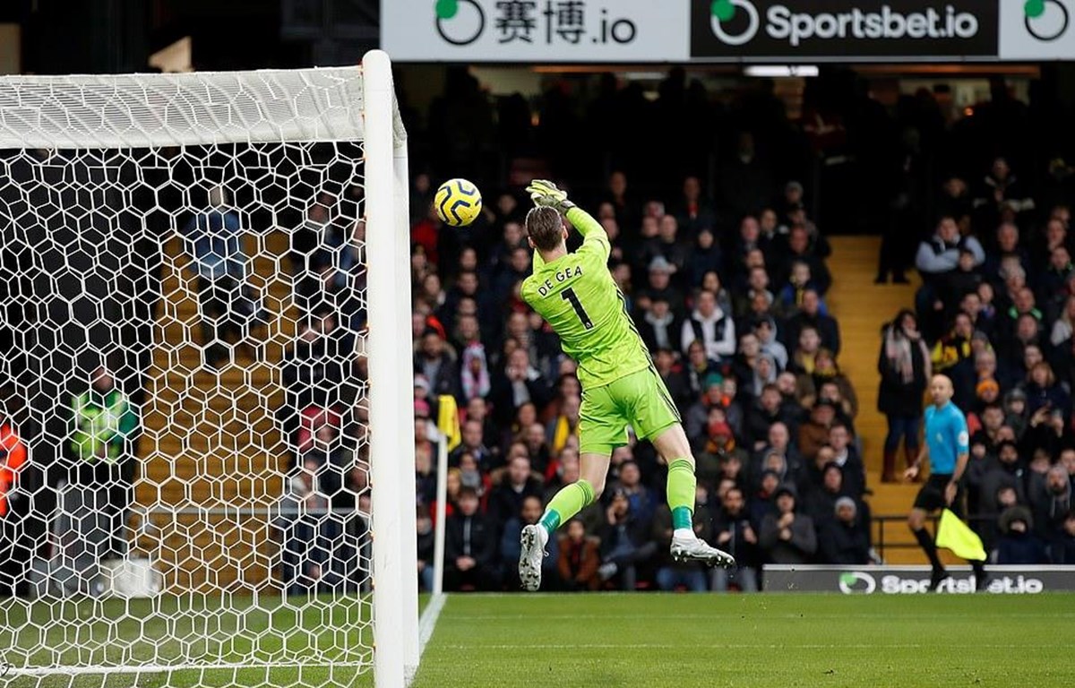 De Gea bắt hụt bóng khiến M.U nhận thất bại.