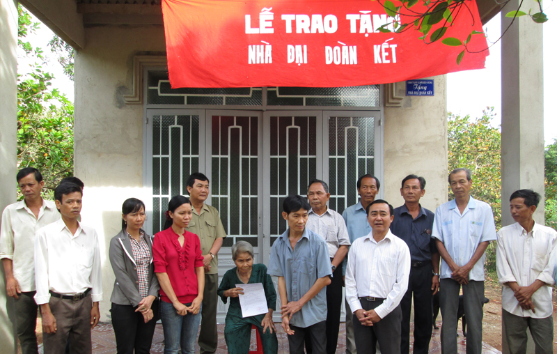 trao nhà đại đoàn kết